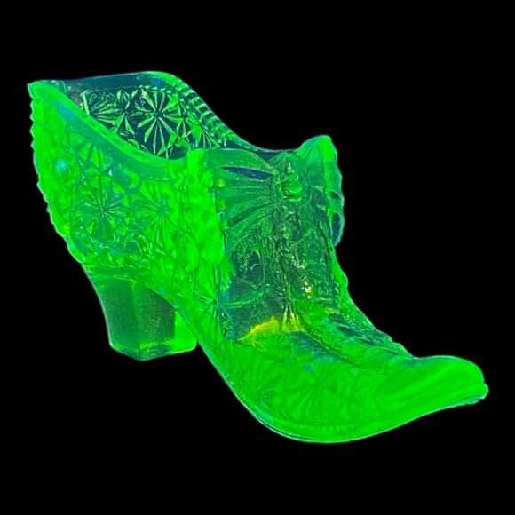 Daisy Button Bow Slipper Shoe Boyd Glass 1993-1998 Tangy Lime Vaseline GLOWS - Picture 5 of 15
